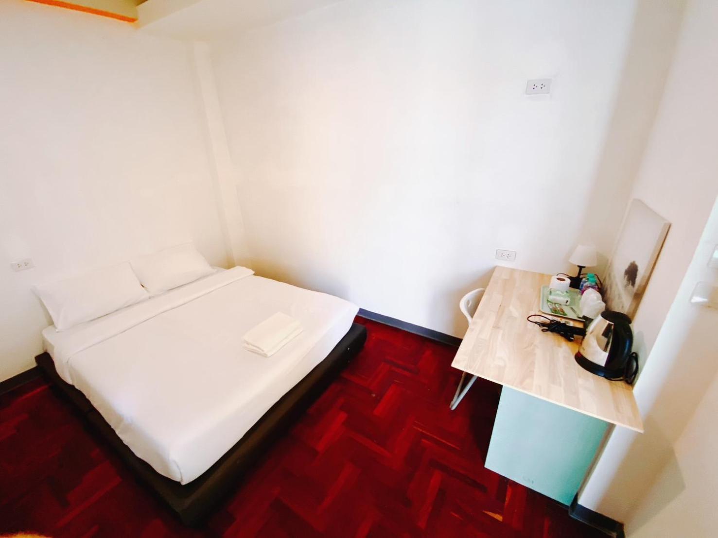 Go Inn Silom Bts Surasak X โกอินน์ สีลม บีทีเอส สถานีสุรศักดิ์ Bangkok Exteriör bild